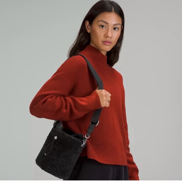 lululemon athletica Handbags - Lululemon Crossbody Fleece Bucket Bag